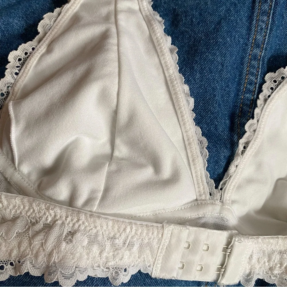 Garage white lace halter bralette - Picture 7 of 8